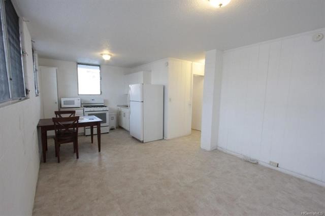 Building Photo - 94-104 Pupunohe St