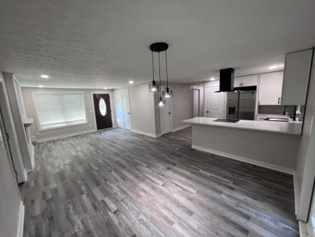 Building Photo - 3042 Humphries Hill Rd