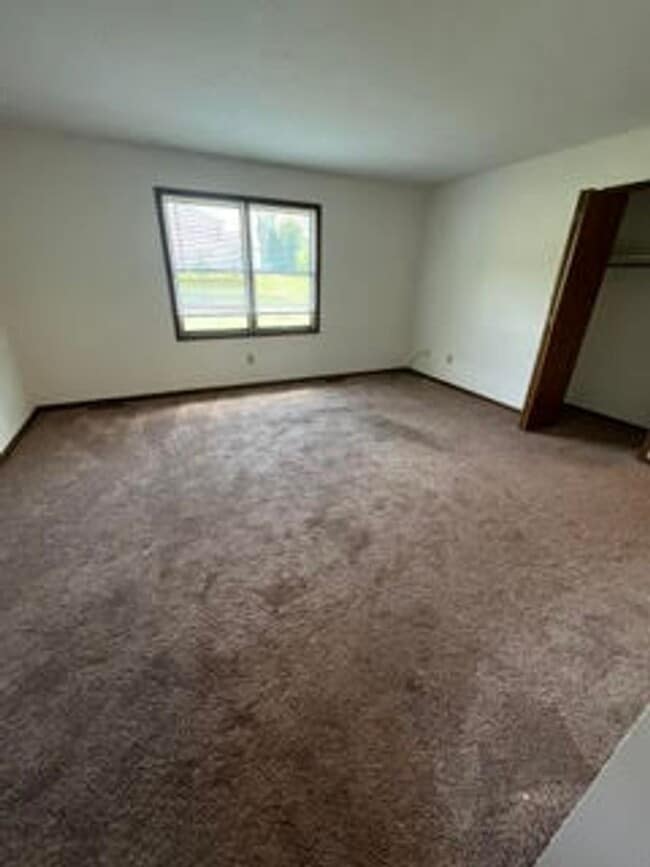 Building Photo - 664 Byers View Dr