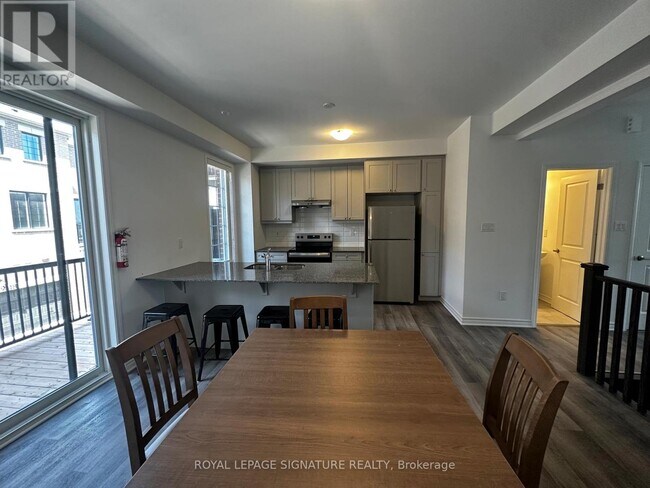 Building Photo - 1259 Lily Cres