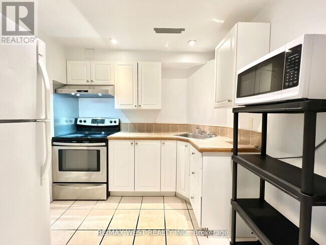 Building Photo - 53 Longueuil Pl