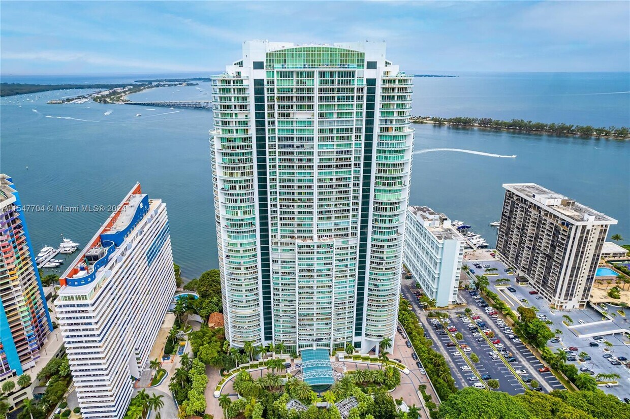 Primary Photo - 1643 Brickell Ave