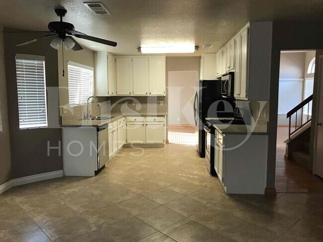 Foto del edificio - 419 Rutherford Cir