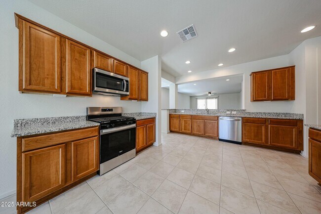 Building Photo - 7126 W Bent Tree Dr