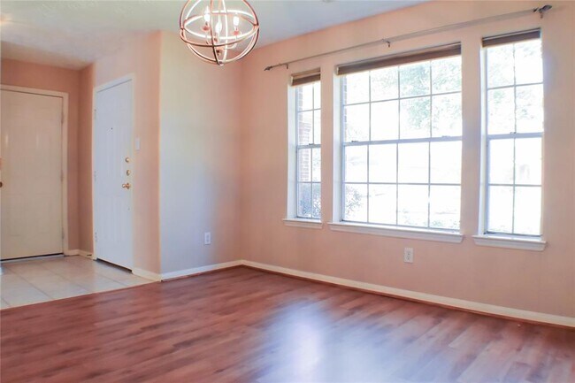 Building Photo - 6019 Dream Ct