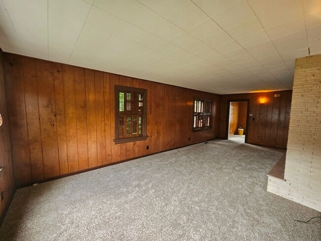 Foto del edificio - 4Bd/2Ba Two Story House-For Viewing!