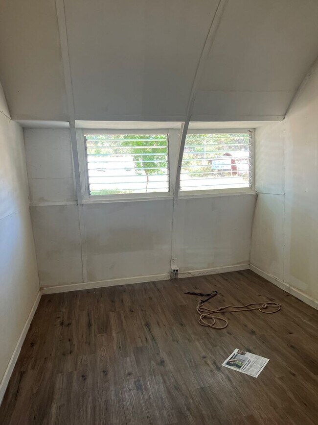 Foto del edificio - 86-321 Puhawai Rd