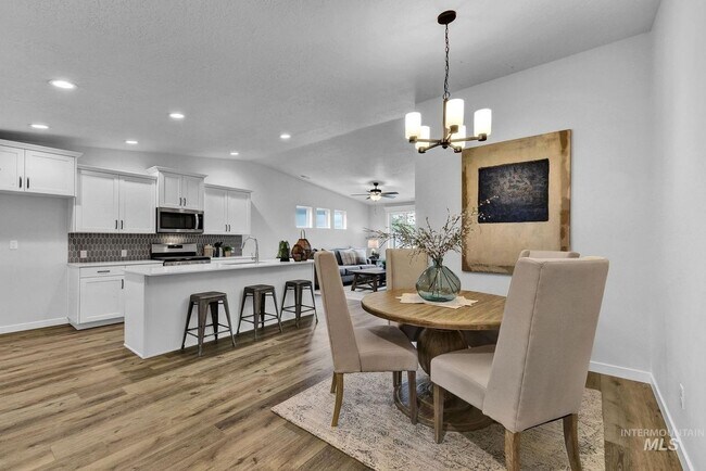 Foto del edificio - 1482 W Woodpine St