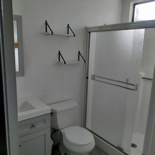 Foto del edificio - Move-In Ready 3-Bedroom, 2-Bath Single-Fam...