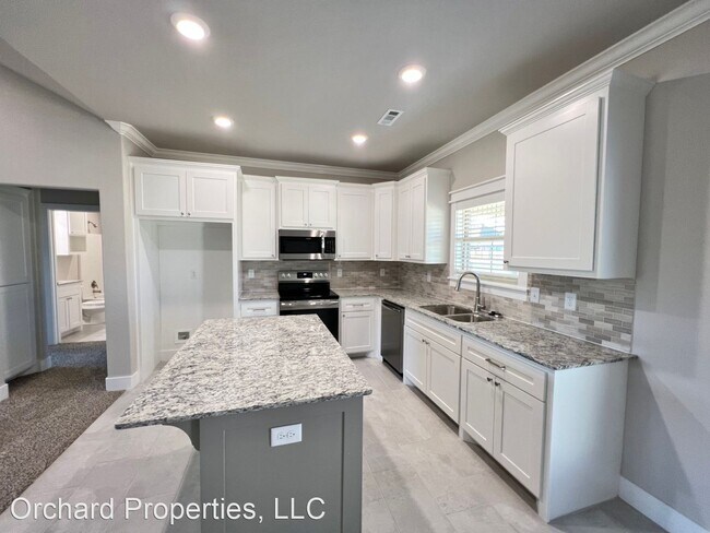 Foto del edificio - 3 br, 2 bath House - 997 Fair Oaks St.