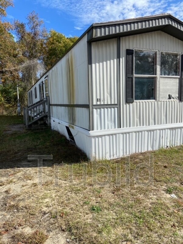 Primary Photo - 61 Lakeside Ln