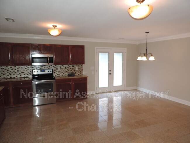 Foto del edificio - 4115 Rosefield Ct