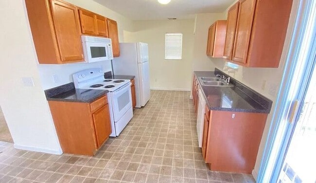 Building Photo - 109 Tea Olive Ave