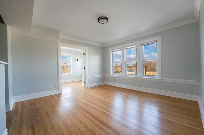 Foto del edificio - 845 Lyman Ave