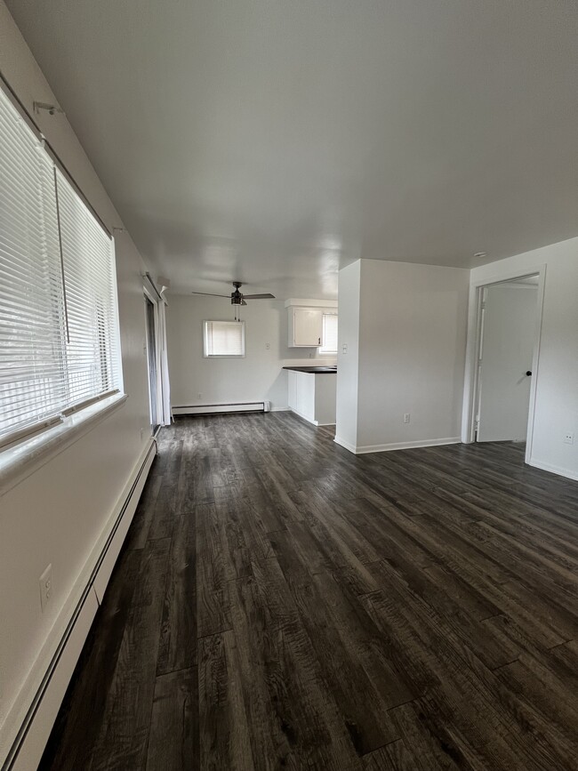 Building Photo - 1630 N Pontiac Trl