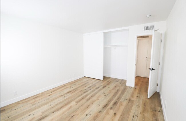 Building Photo - 9647 Spyglass Ave
