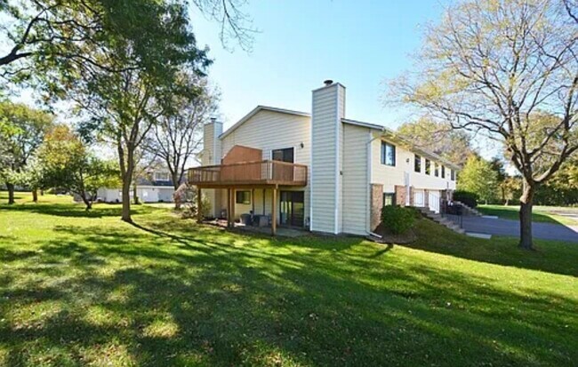 Foto del edificio - 1244 Ferndale St N