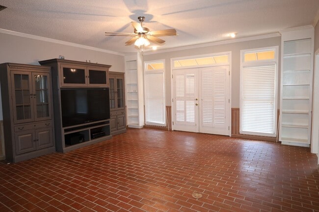Building Photo - 3702 Northcliff Ln