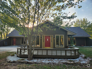 Building Photo - 15105 Jowler Creek Rd