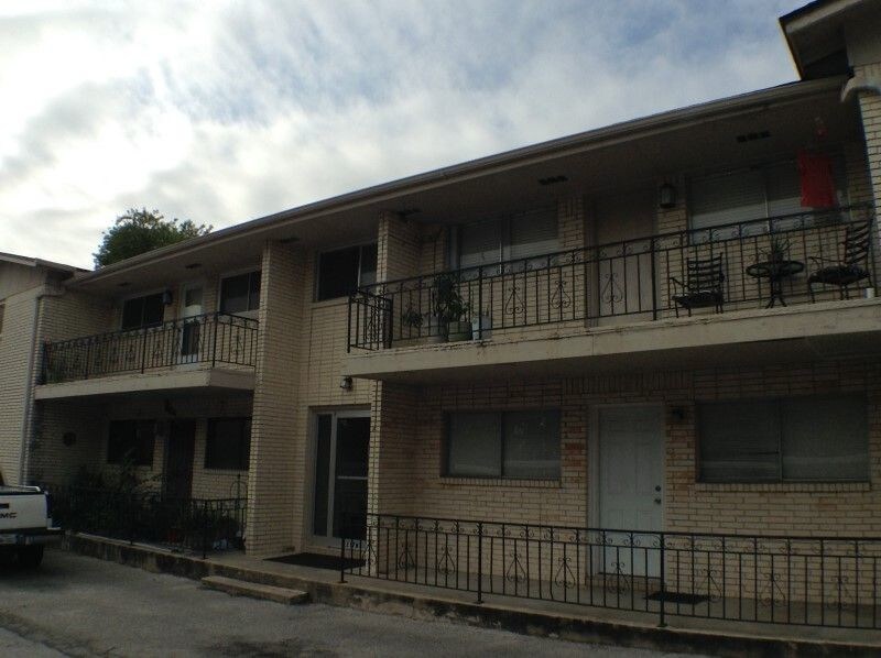 Primary Photo - 217 W Silver Sands Dr