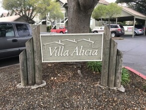 Building Photo - 776 Santa Alicia Dr