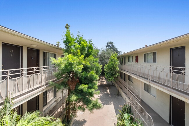 Building Photo - 5525 Carlton Way