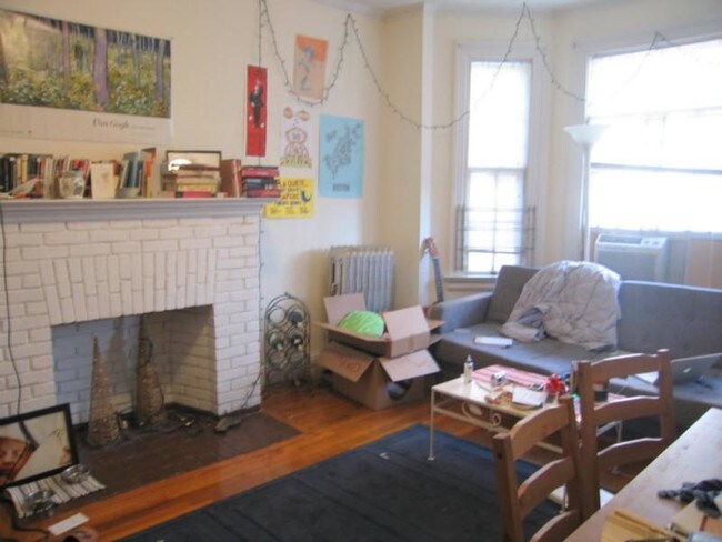 Building Photo - 15 Glenville Ave