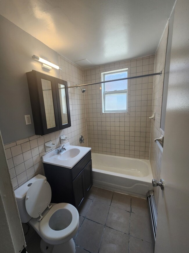 Building Photo - 364 Williamson St