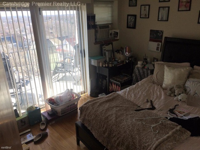 Building Photo - 2 br, 1 bath  - 77 Porter St