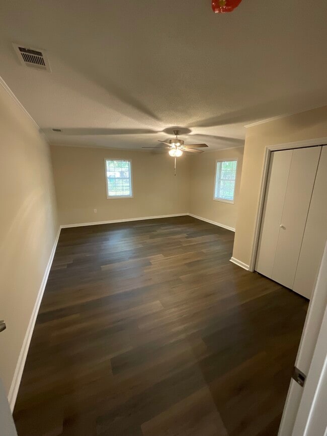 Building Photo - 1210 Dunwoody Dr
