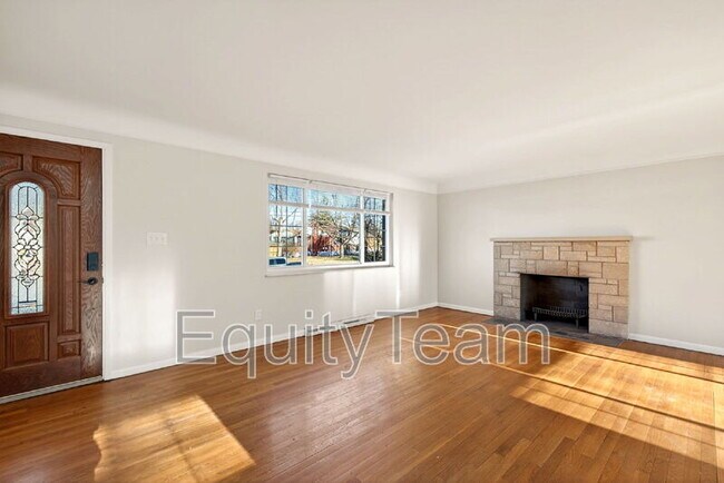 Building Photo - 8980 Cherry Blossom Ln