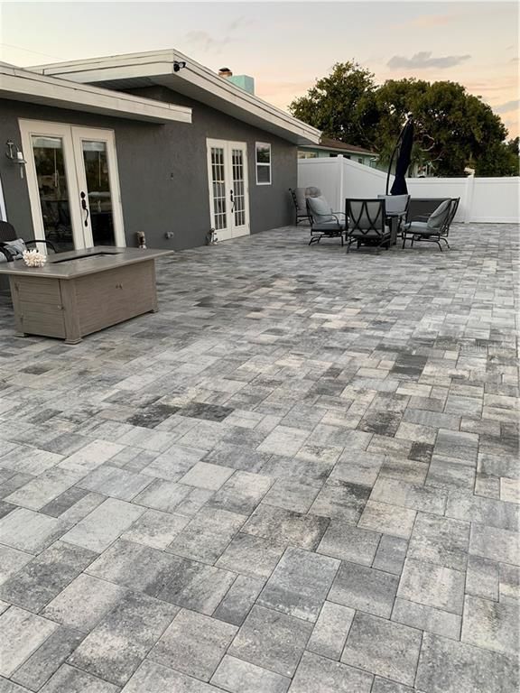 Foto del edificio - 13904 Berkowitz Ave