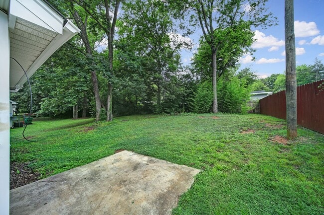 Building Photo - Lovely 4 Bed 2 Bath Home in Charlotte!