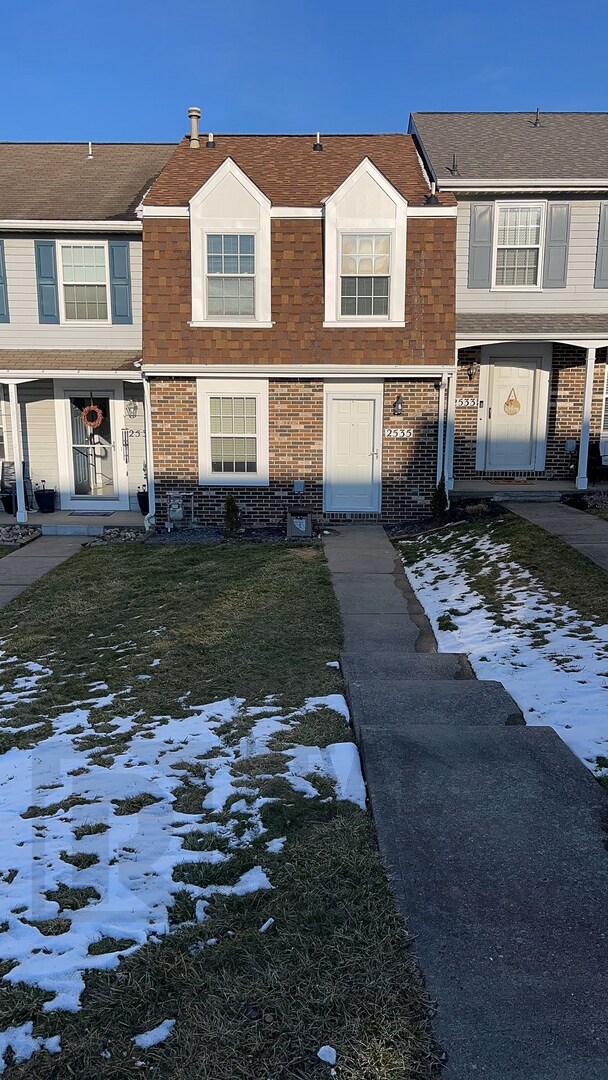 Building Photo - 2 Bedroom/1.5 Bath w/Garage & New Carpet i...