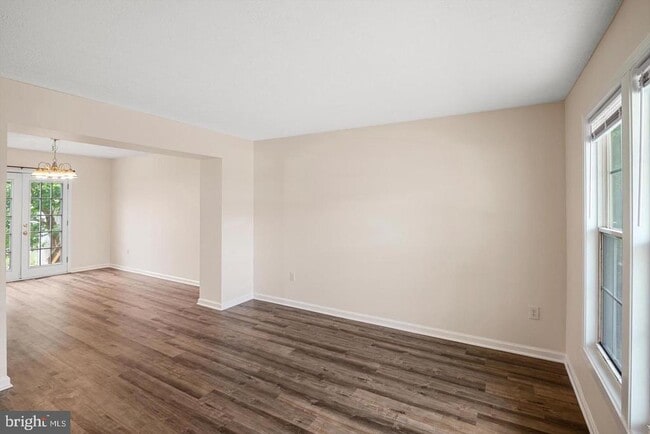 Building Photo - 206 Emily Ln