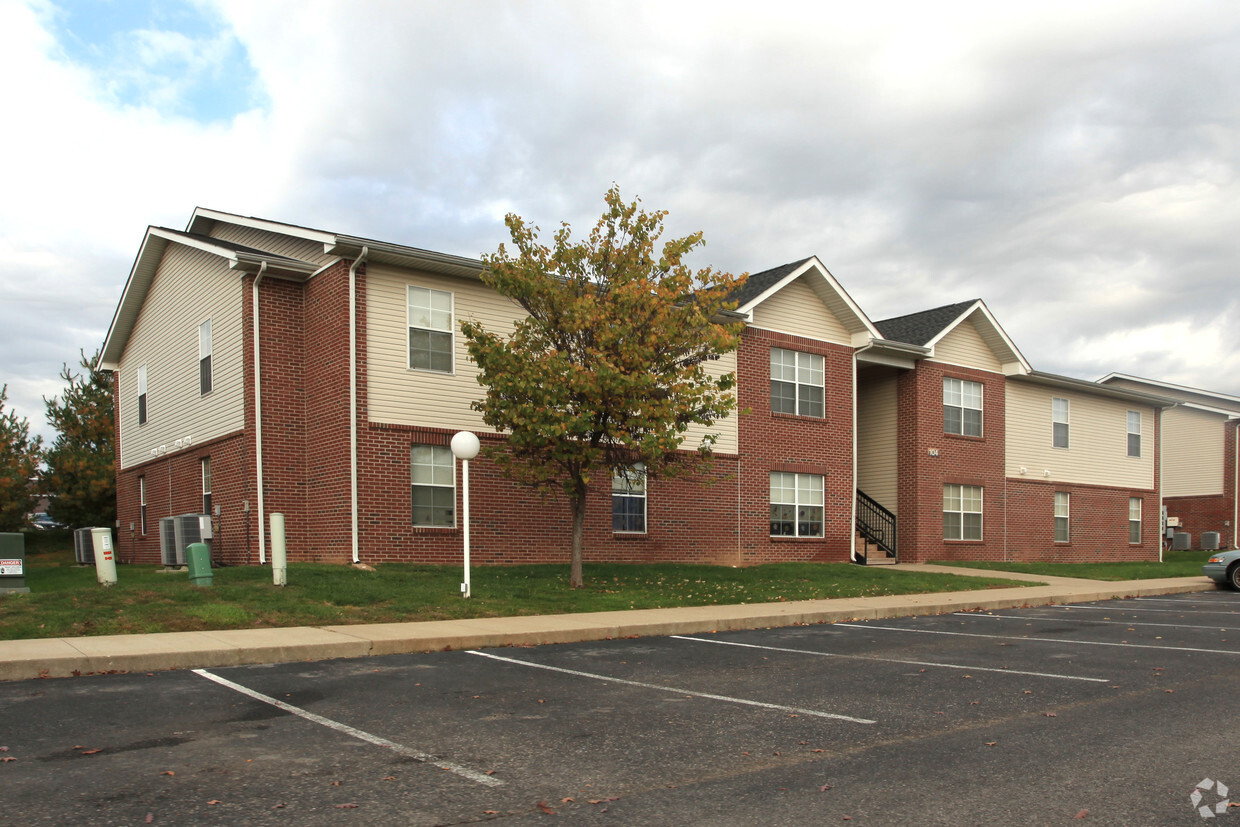 Foto del edificio - Saddle Creek Apartments