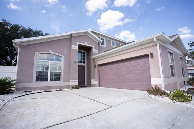 Foto del edificio - 546 Bloomingdale Dr