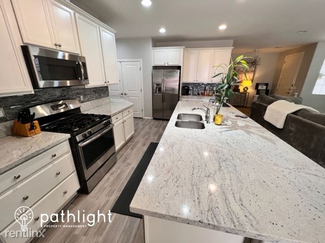 Foto del edificio - 4 br, 2 bath House - 6721 Dome Rock Street...