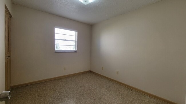 Building Photo - Cozy 3 bedroom/2 bath home - NO HOA