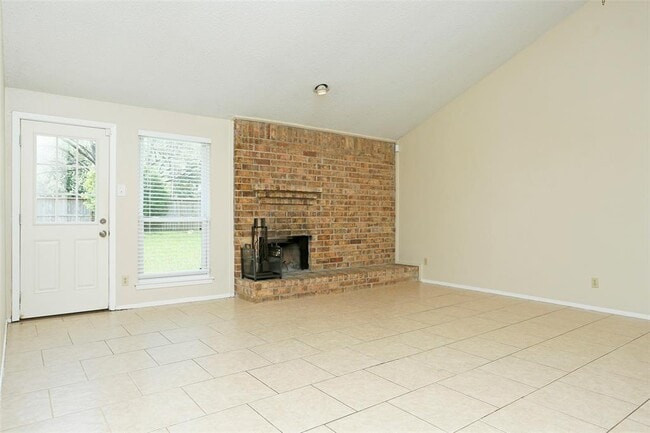 Building Photo - 15606 Highfield Dr