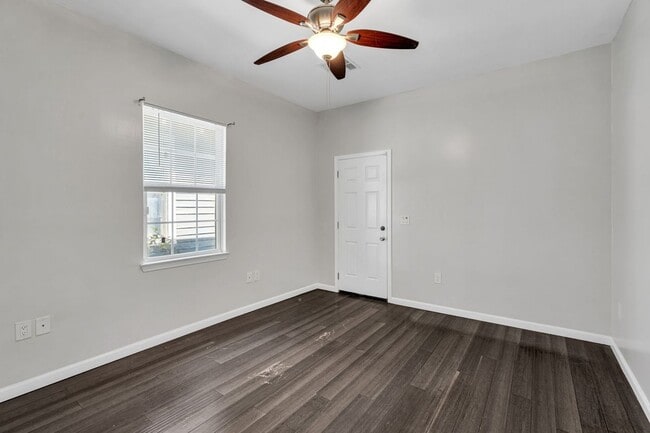 Building Photo - 3025 Burdette St