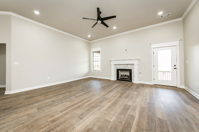 Building Photo - 17304 Hollow Pine Dr