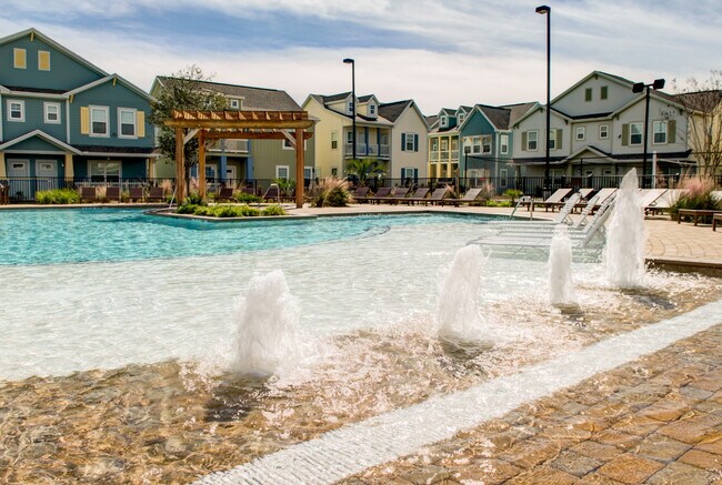 Piscina con terraza - The Cottages at Corpus Christi