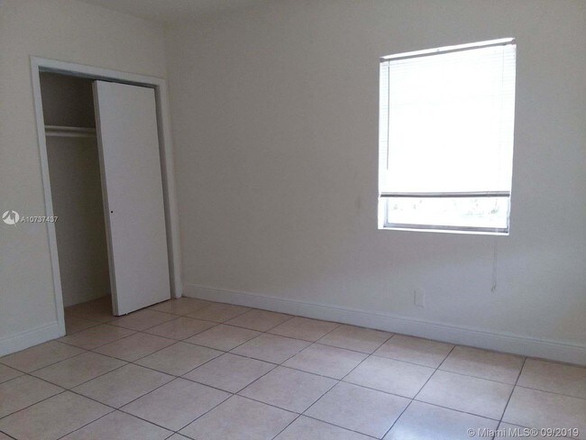 Foto del edificio - 736 NW 14th Terrace