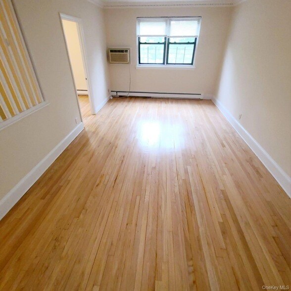 Building Photo - 72-38 Yellowstone Blvd