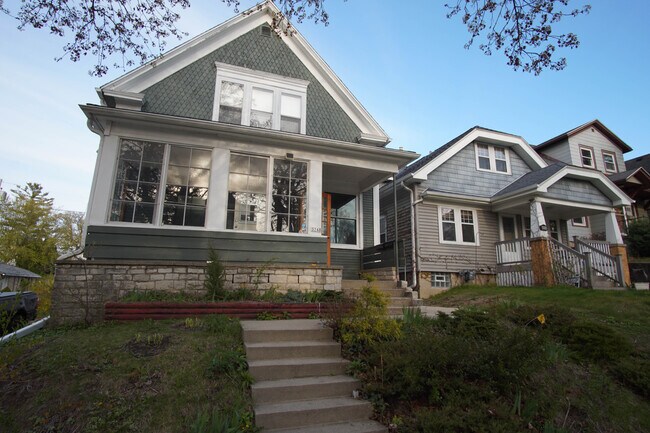 Building Photo - 3248 S Delaware Ave