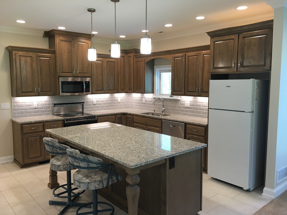 2612 Tucker Station Rd Unit Senior commy, Jeffersontown, KY 40299