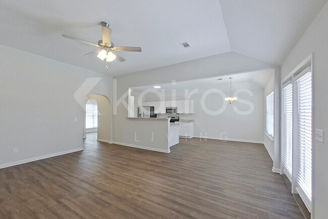 Building Photo - 1883 Landing Pl