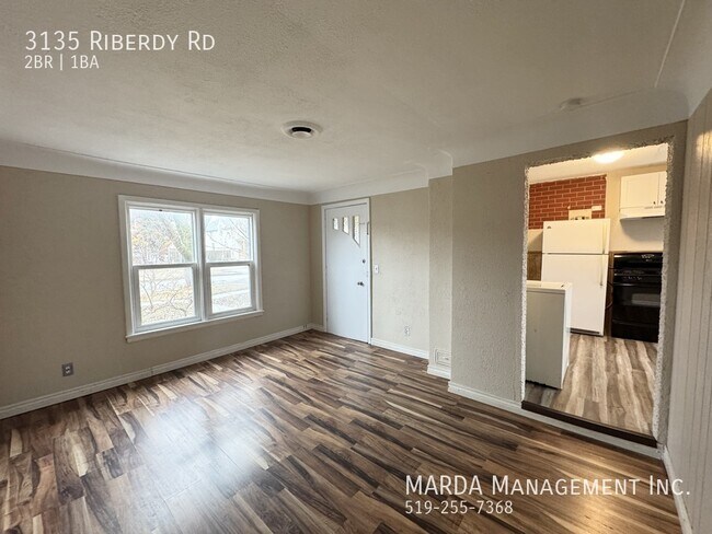 Building Photo - CHARMING 2 BED/1BATH BUNGALOW W/ POOL + UTILITIES