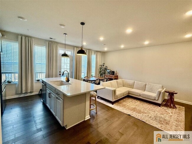 Building Photo - 13 Sternadori Rd